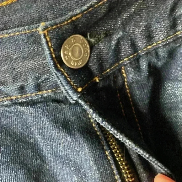 RAG & BONE DORIS WOMENS  SIZE 32 CUTOFF JEAN SHORTS GOOD CLEAN CONDITION - Picture 6 of 13